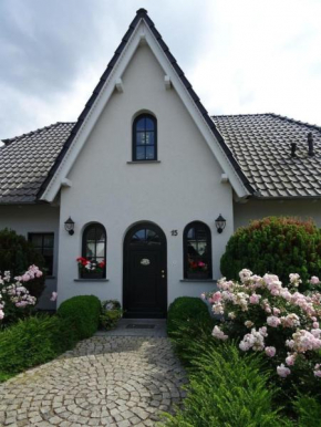 Schönes Ferienhaus in Radewege mit schönem Garten